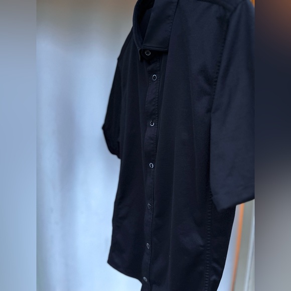 Kit and Ace Short Sleeve Button-down - Picture 3 of 12